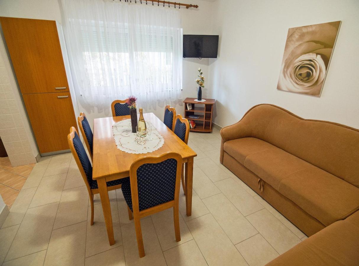 Apartments Bene Banjol 외부 사진