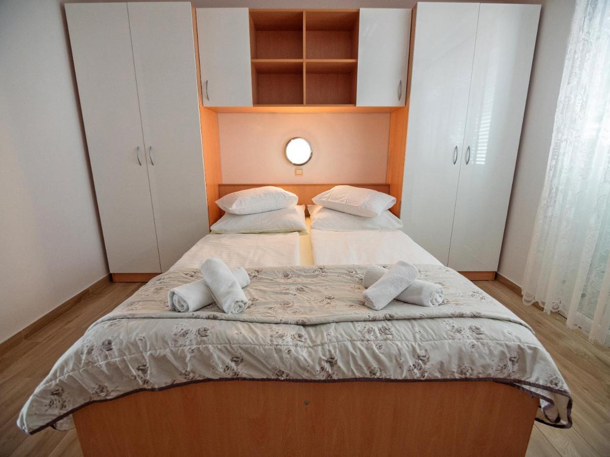 Apartments Bene Banjol 외부 사진